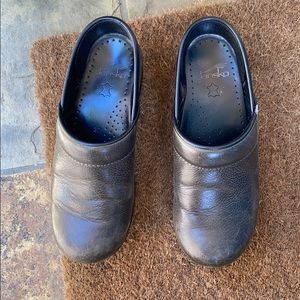 Dansko Clogs 37! Lowest Price! Must go!